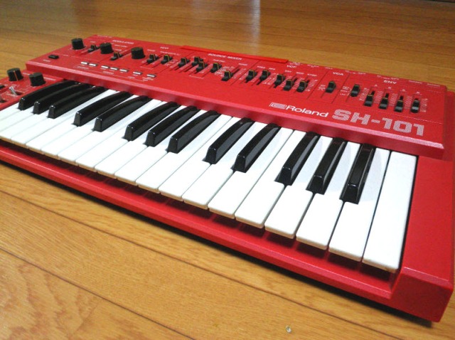 Roland SH-101 Synthesizer in Red – Jim Atwood in Japan
